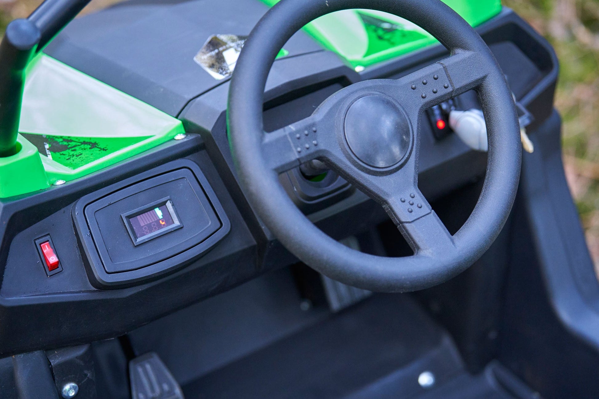 MotoTec Raider Kids UTV 48v 1200w Full Suspension Red - Image 9