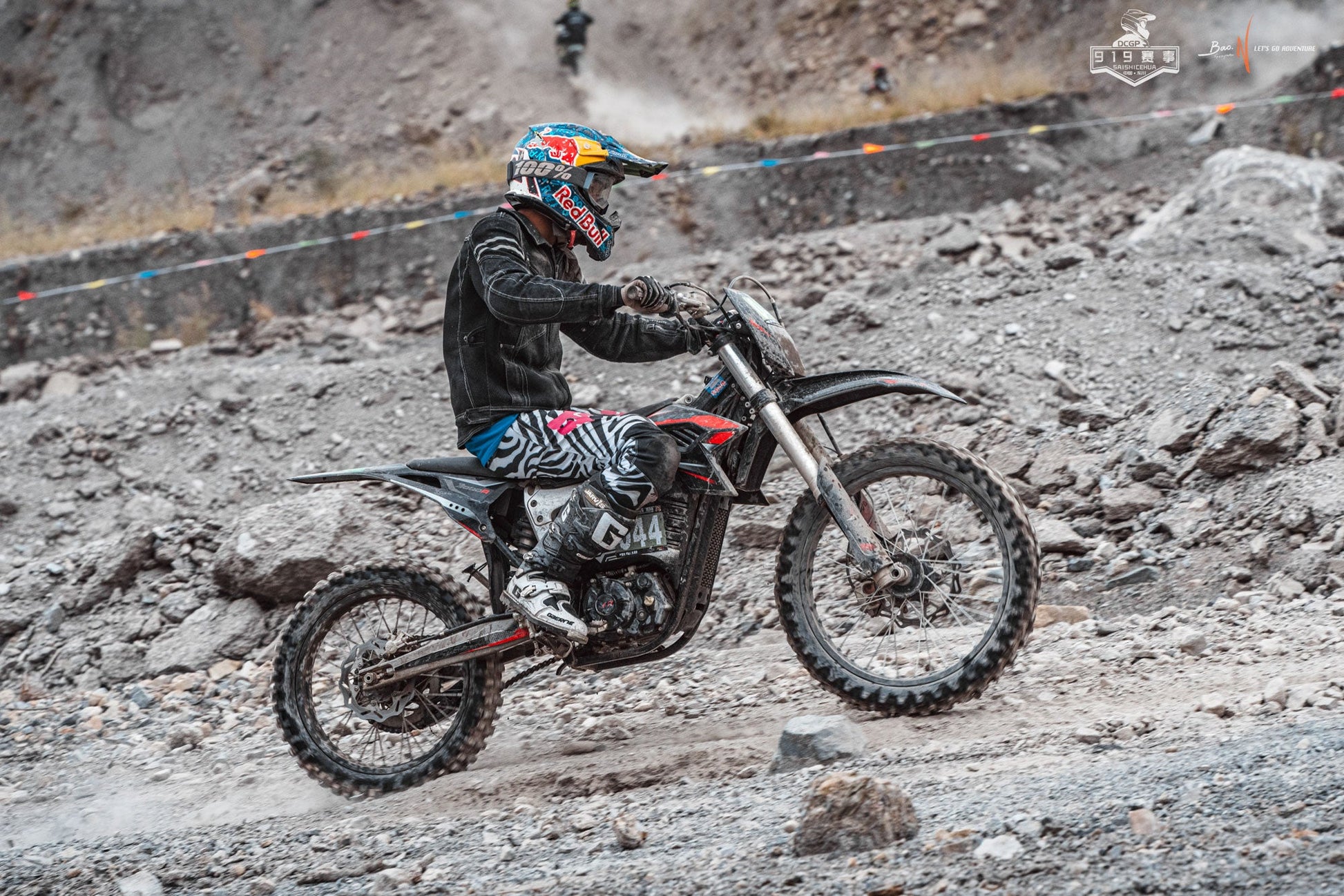 MotoTec Venom 72v 12000w 50ah Electric Dirt Bike White - Image 11