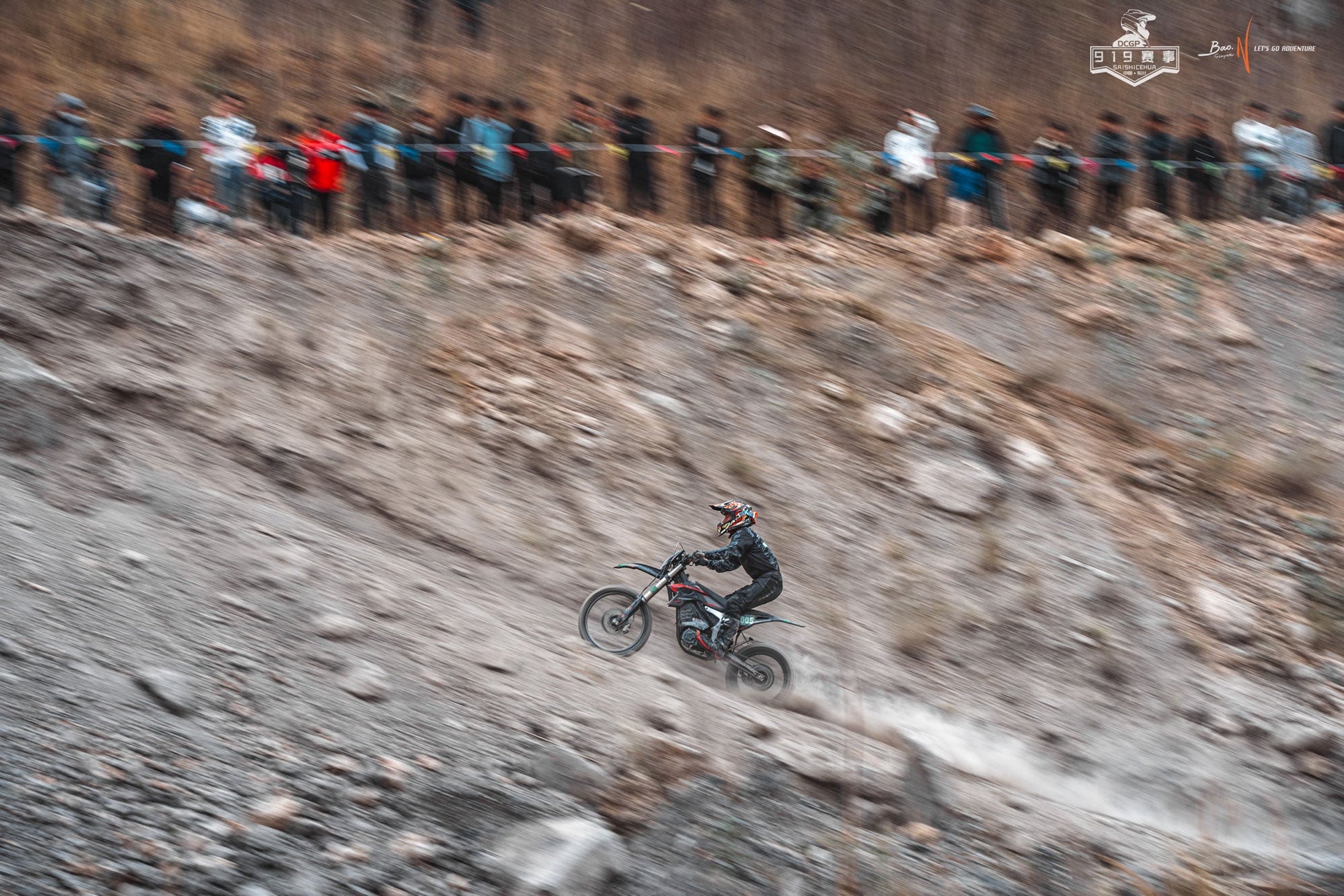 MotoTec Venom 72v 12000w 50ah Electric Dirt Bike White - Image 14